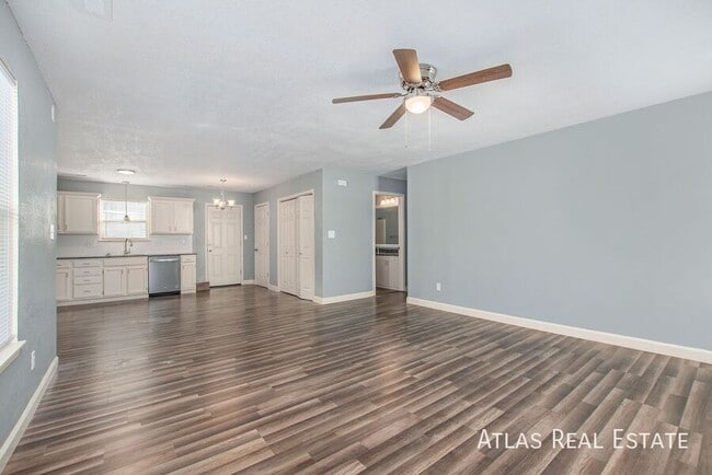 Building Photo - 403 SW 15 St