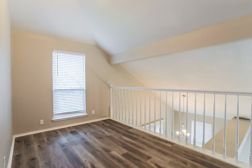 Building Photo - 5320 Rowcrop Dr