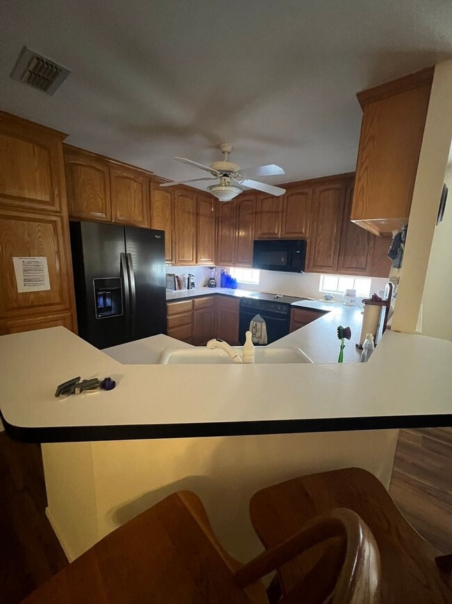 Building Photo - FULLY FURNISHED MID TERM LEASE