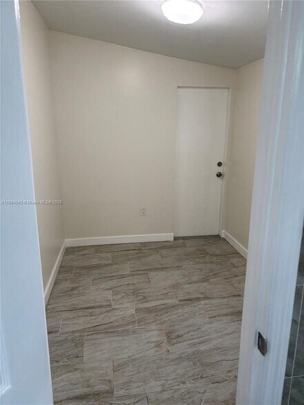 Building Photo - 7515 Dickens Ave