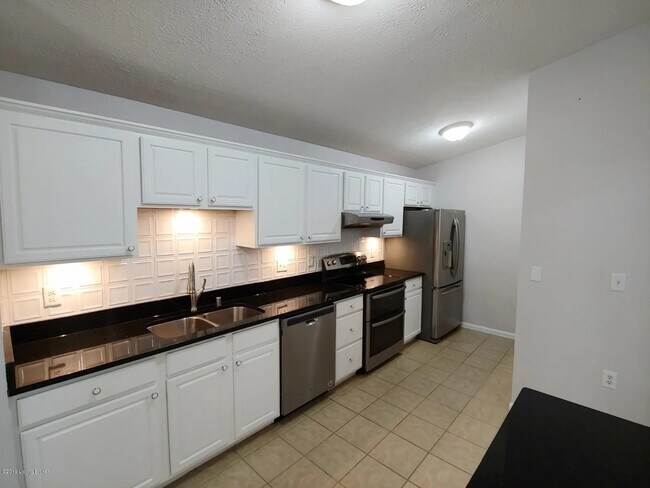 Building Photo - 10405 Trotters Pointe Dr