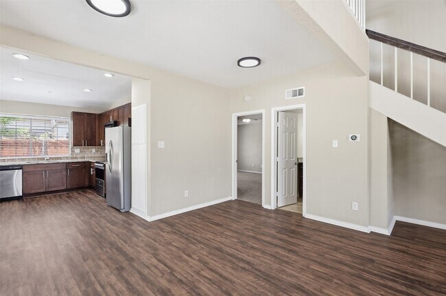 Building Photo - 608 Fiesta Cir