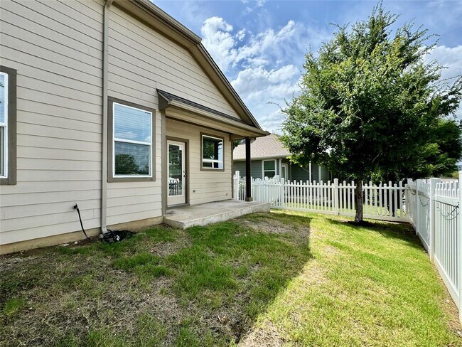 Building Photo - 1701 Logan Dr