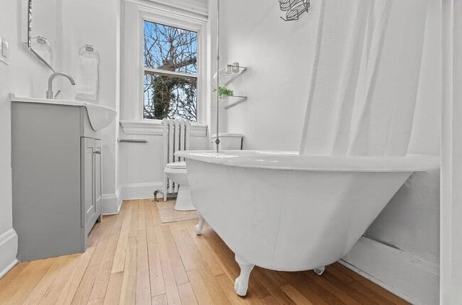 Building Photo - 3639 Columbus Ave