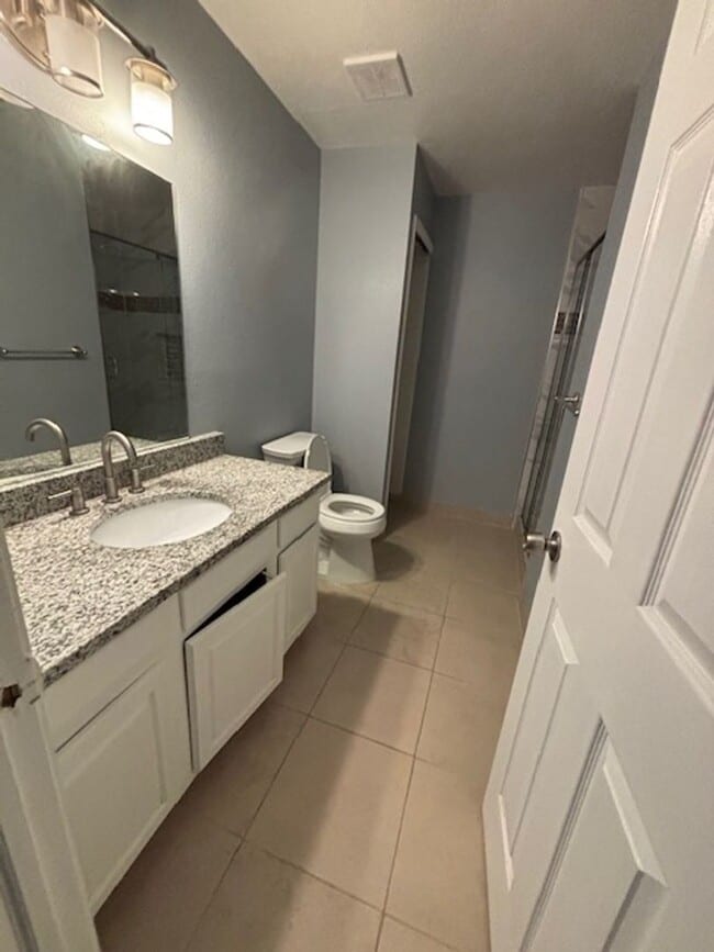 Building Photo - 2 BEDROOM/2 BATH CONDO FOR LEASE IN NORTHVILLE