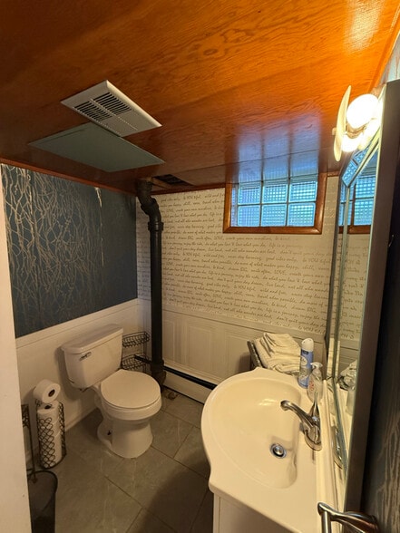 Building Photo - 6076 Smith Rd