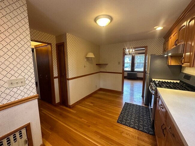 Building Photo - 238 Ashcroft Rd