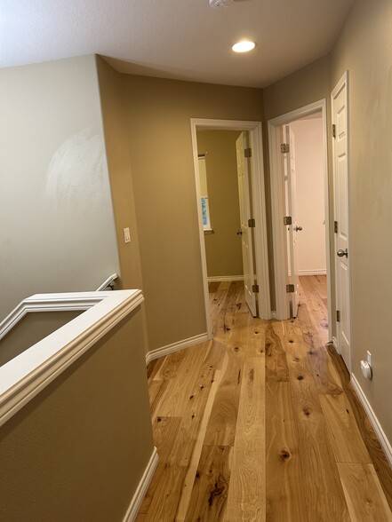 Building Photo - 17592 SW Heatherwood Ln