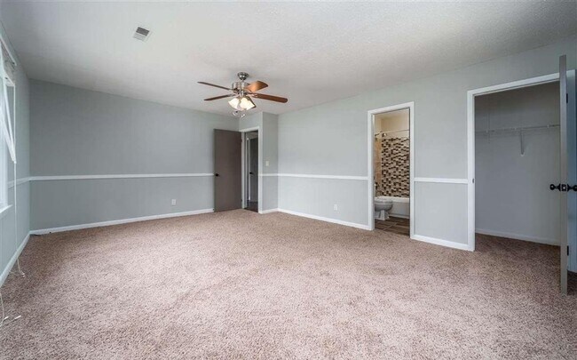 Building Photo - 4 bed & 2.5 bath with a pool
