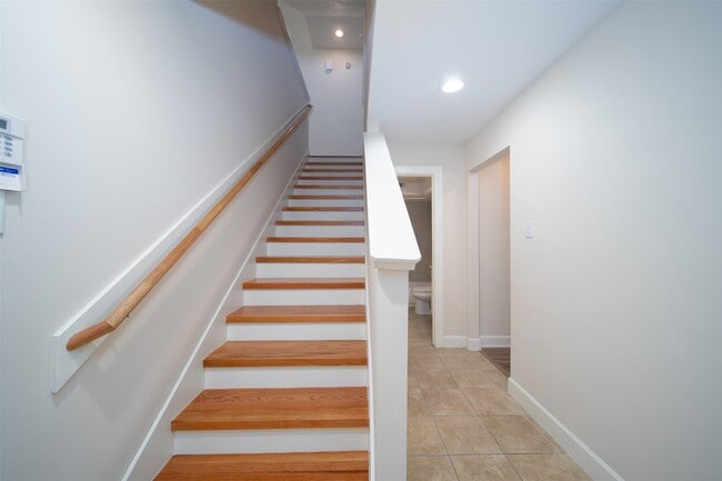 Building Photo - 3634 Main Plaza Dr