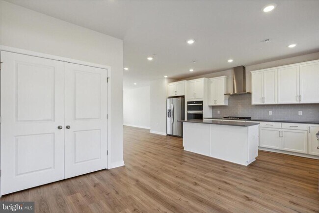 Building Photo - 308 Bennetts Ct