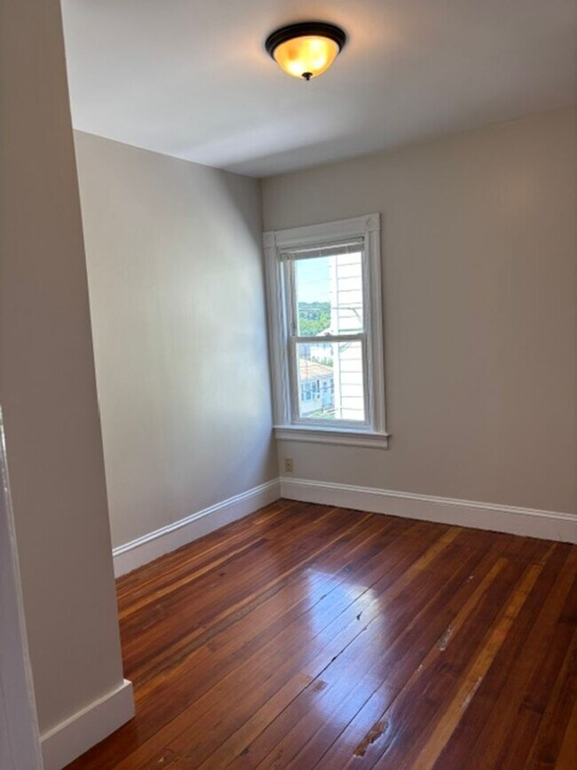 Building Photo - 63-65 Larch Street