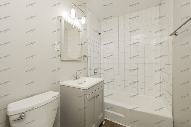 Building Photo - 7315 Harvard Ave