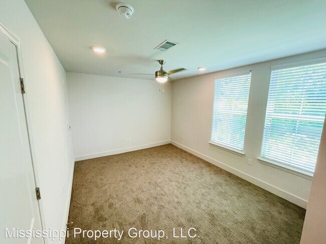 Building Photo - 3 br, 3.5 bath House - 514 Jackson Ave, Un...