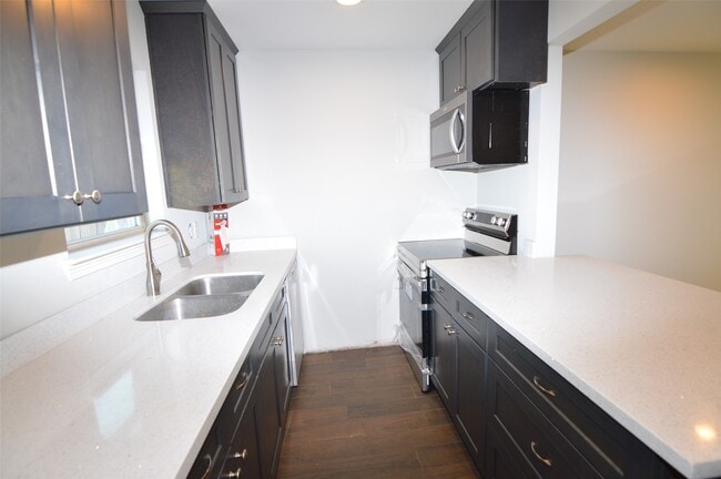 Building Photo - 10002 Neuens Rd