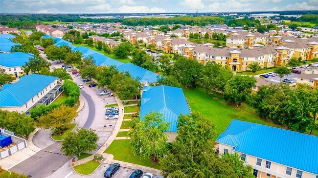 Building Photo - 2045 Grand Oak Dr