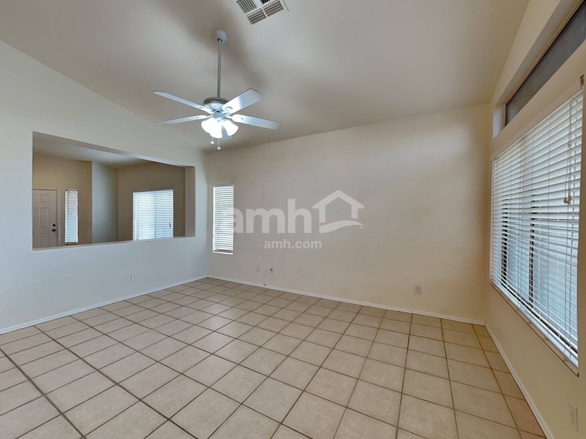 Building Photo - 40738 N Robinson Dr