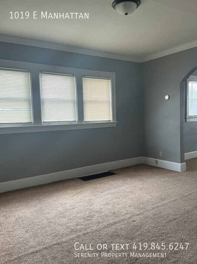 Building Photo - 1019 E Manhattan Blvd