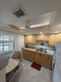 Building Photo - 1 bed 1 bath FURNISHED unit in Whiskey Creek