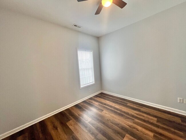 Building Photo - **OFFERING RENT PROMOTION FOR FIRST 6 MONTHS** Newly Remodeled 2BD, 2BA Corner Lot Raleigh Townho...