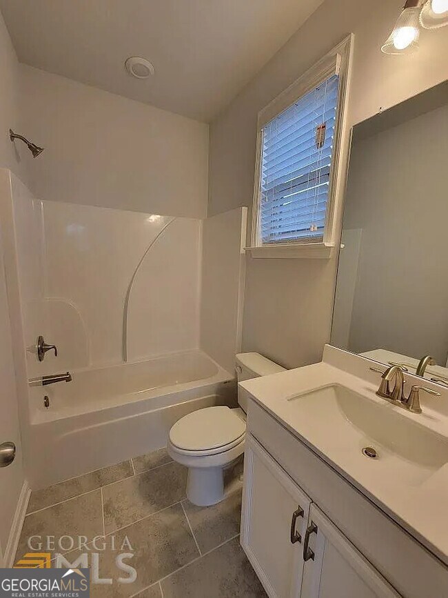 Building Photo - 604 Cunninghame Ct