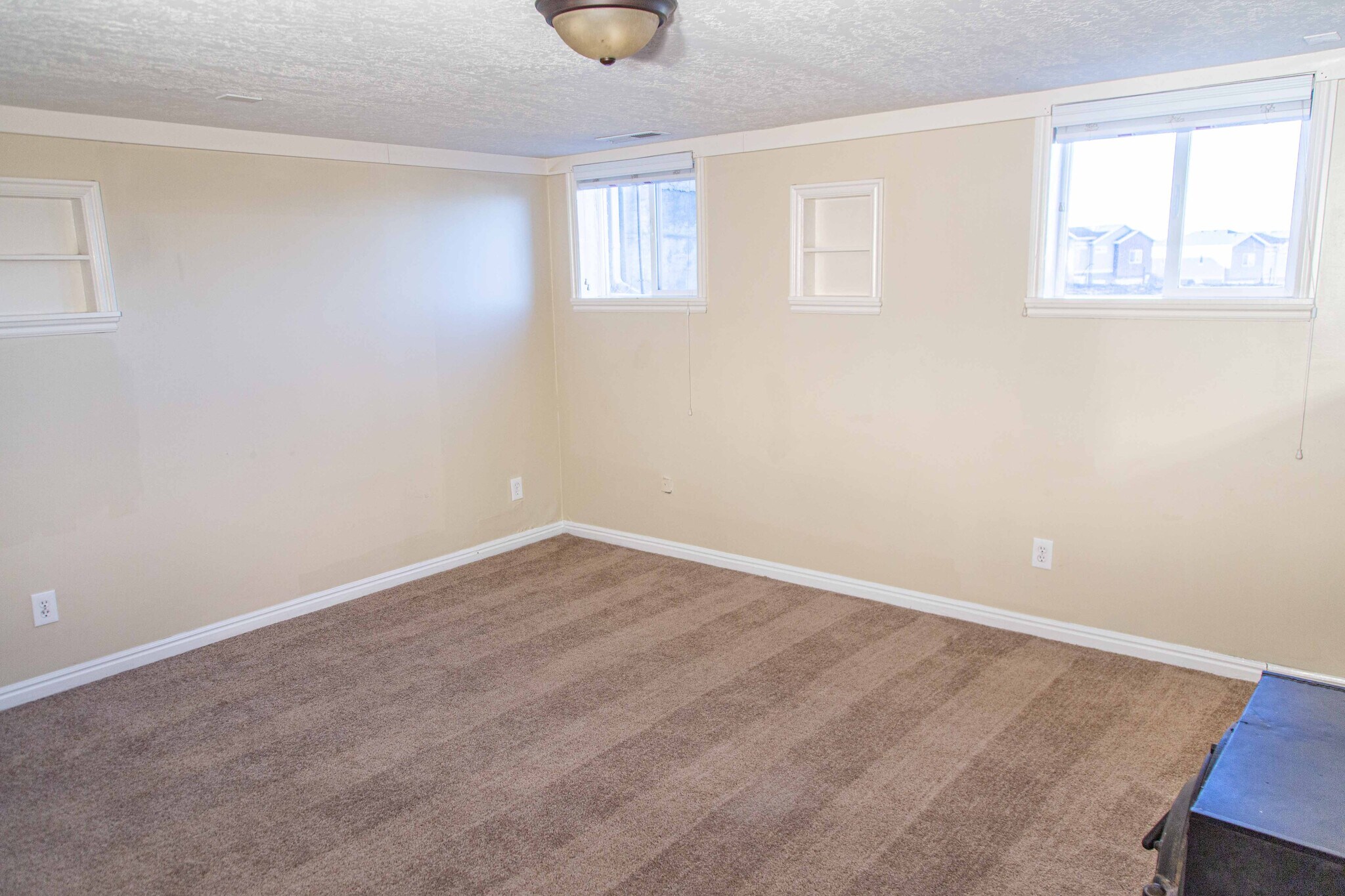 Livingroom - 71 S Orchard Dr