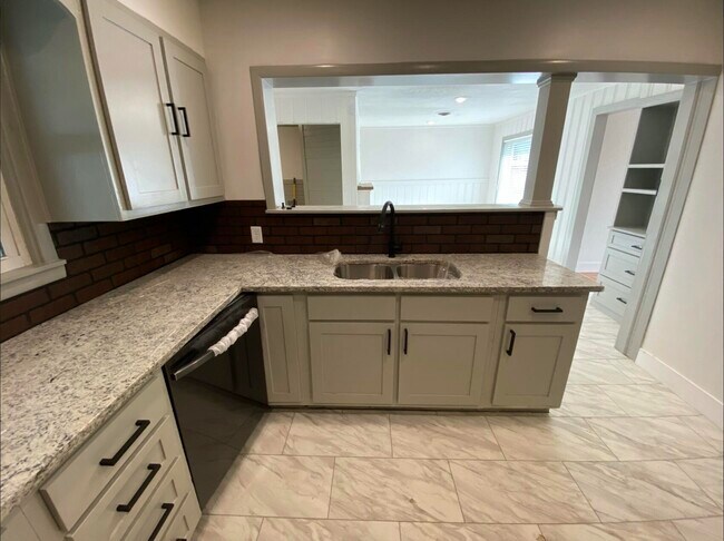 Building Photo - 1011 Walnut St