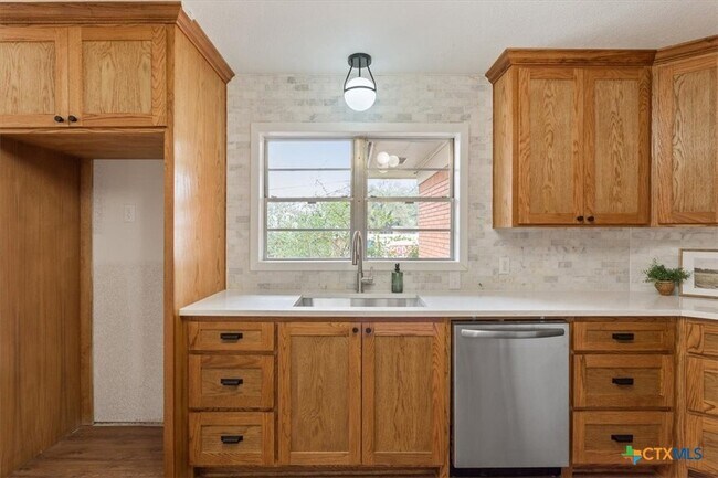 Building Photo - 2305 N 15th St