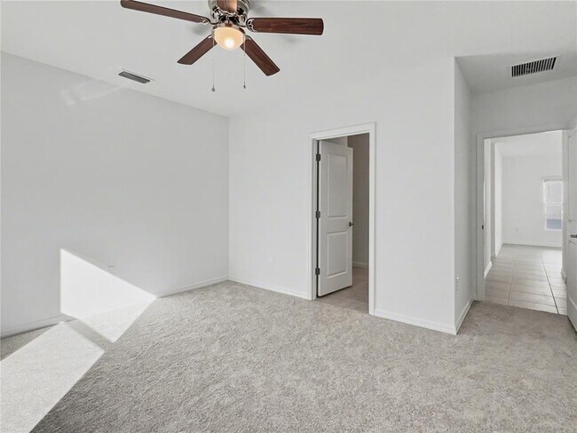 Building Photo - 1931 Rosewood Cir