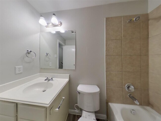 Building Photo - 2119 Summit Meadow Dr