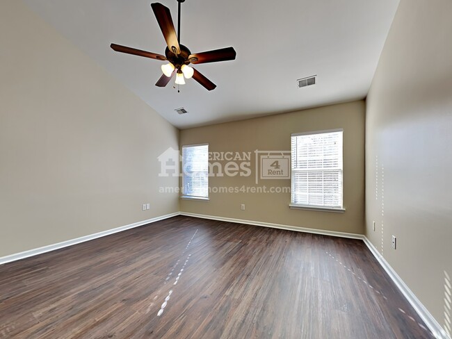 Building Photo - 157 Oak Bluff Road