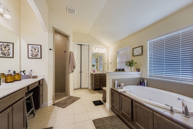 Building Photo - 5709 Broad Bay Ln