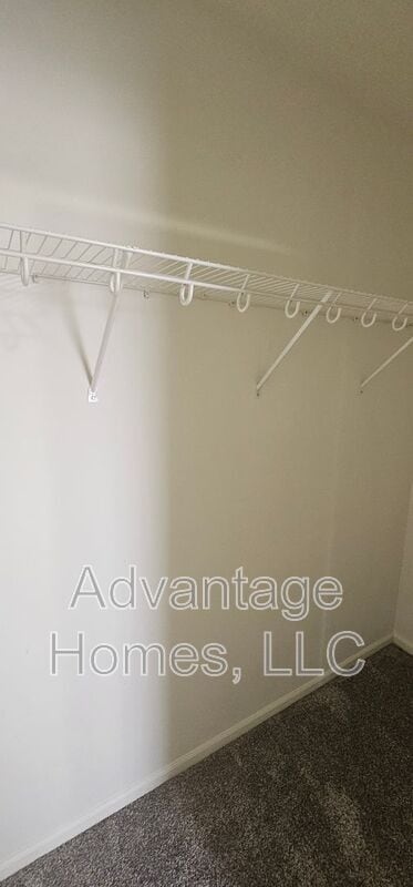 Building Photo - 809 Midjay Dr