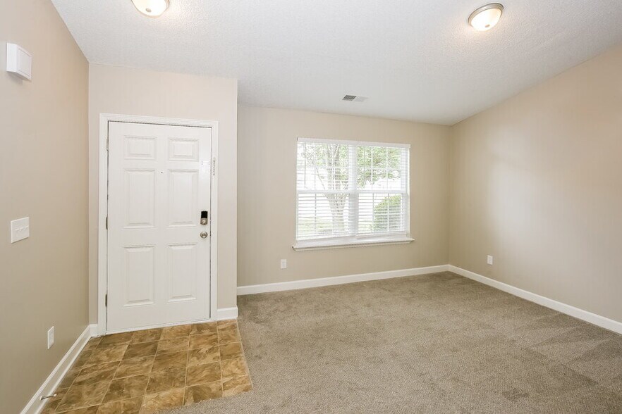 Building Photo - 1405 Summer Coach Dr