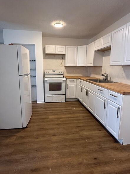 Building Photo - 5412 NW 24th Ct