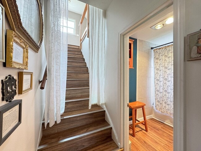 Building Photo - Charming Home for Lease
