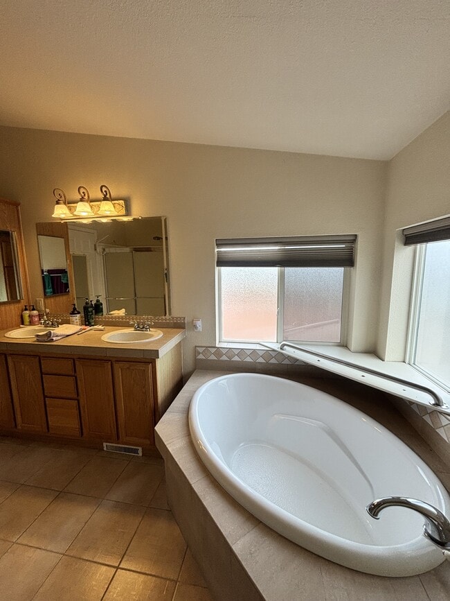 Building Photo - 10389 N Ponderosa Way