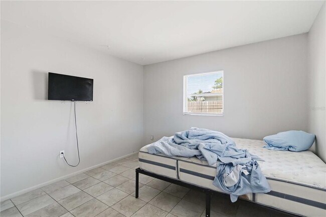 Building Photo - 304 Lantana Ave