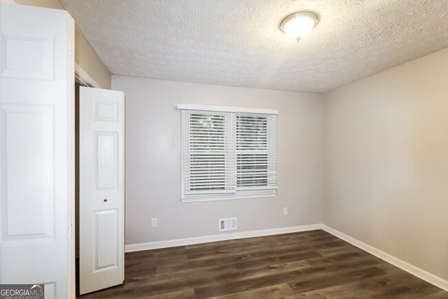 Building Photo - 3079 Fox Chase Ct