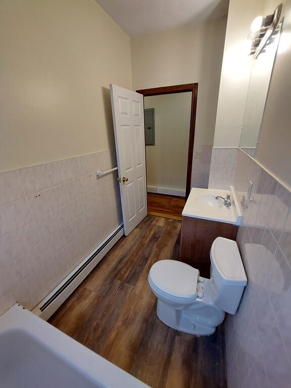 Building Photo - 41 Wildwood St