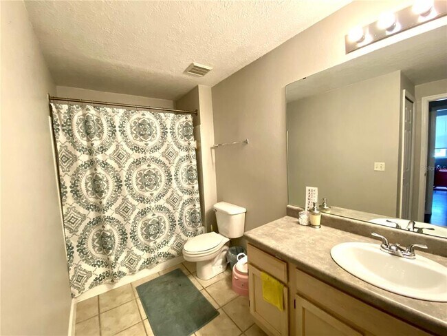 Building Photo - 3432 Westchester Square Blvd