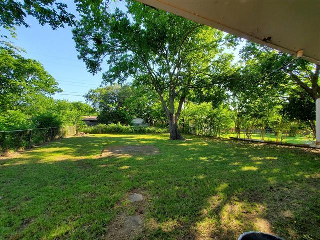Building Photo - 605 Pershing Dr