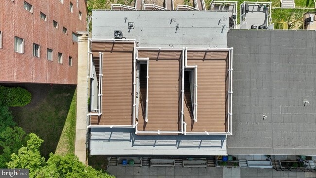 Building Photo - 3921 Roland Ave