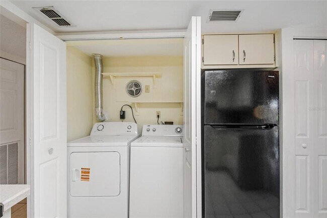 Building Photo - 200 Maitland Ave