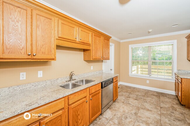 Building Photo - 680 Starlite Dr
