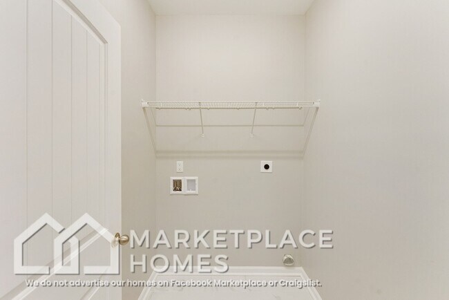Building Photo - 2901 Dodson Ave