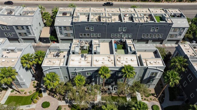 Building Photo - 9050 W Tropicana Ave