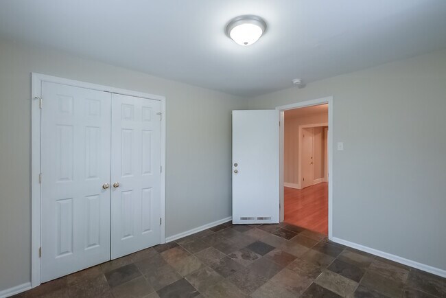 Building Photo - 396 Chilesburg Rd