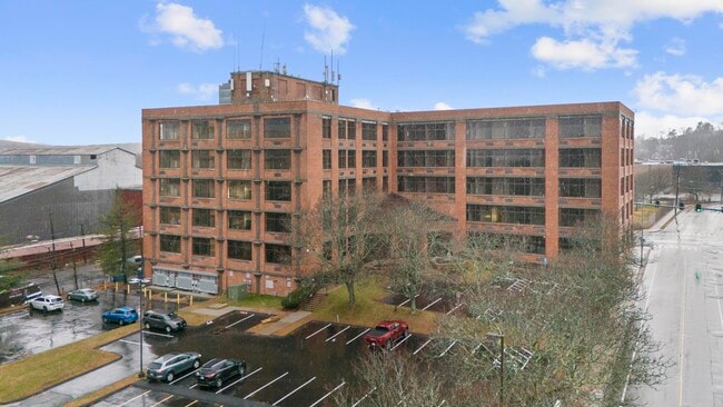 Building Photo - Burnit