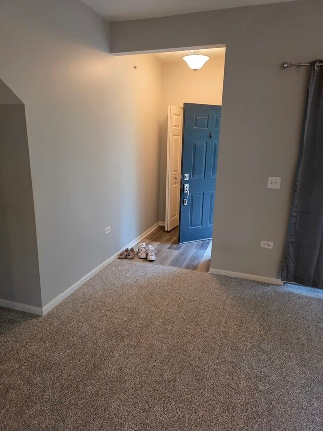 Building Photo - 2250 Aurora Dr